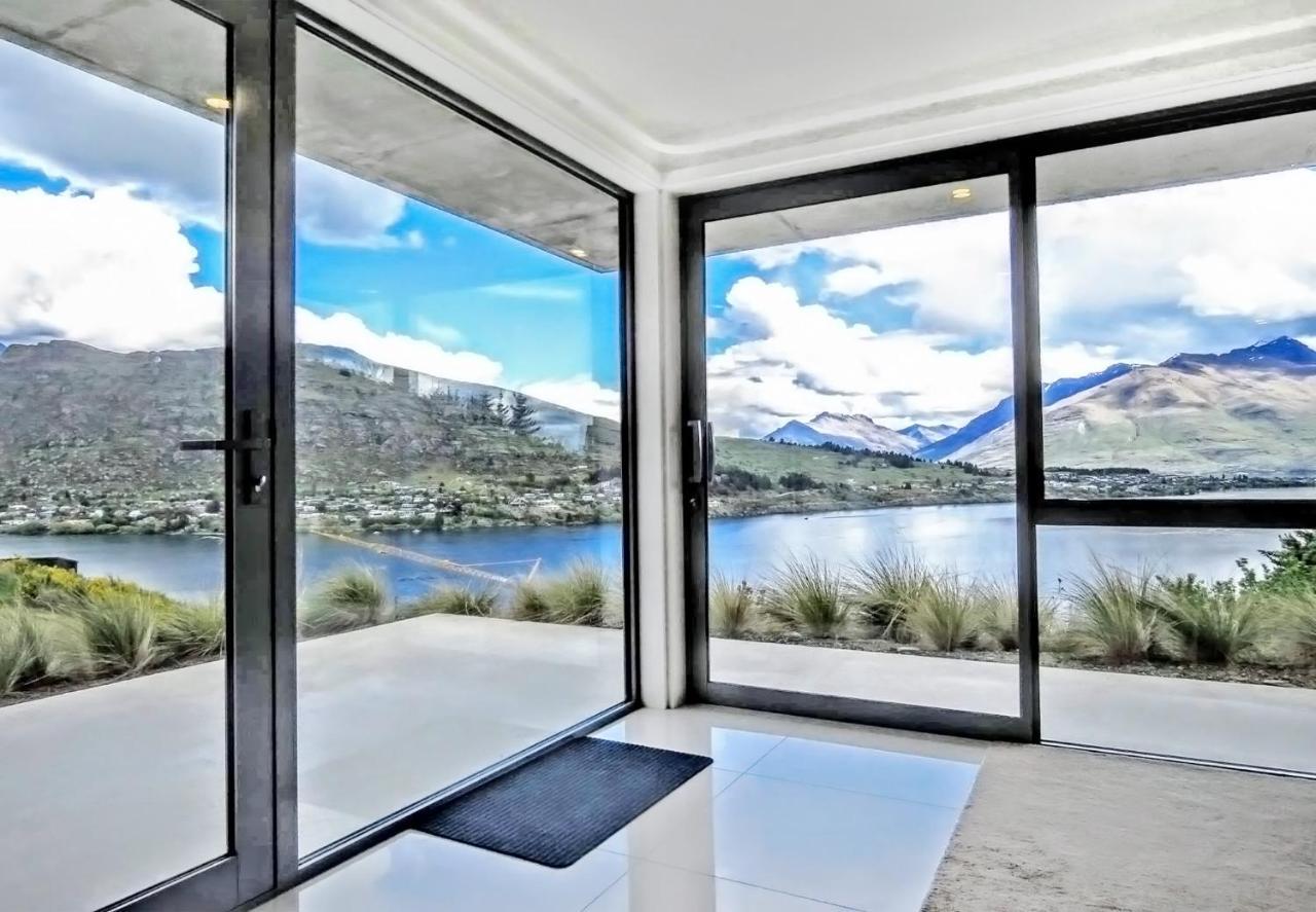 Apartamento Executive Living In Bluewater Queenstown Exterior foto